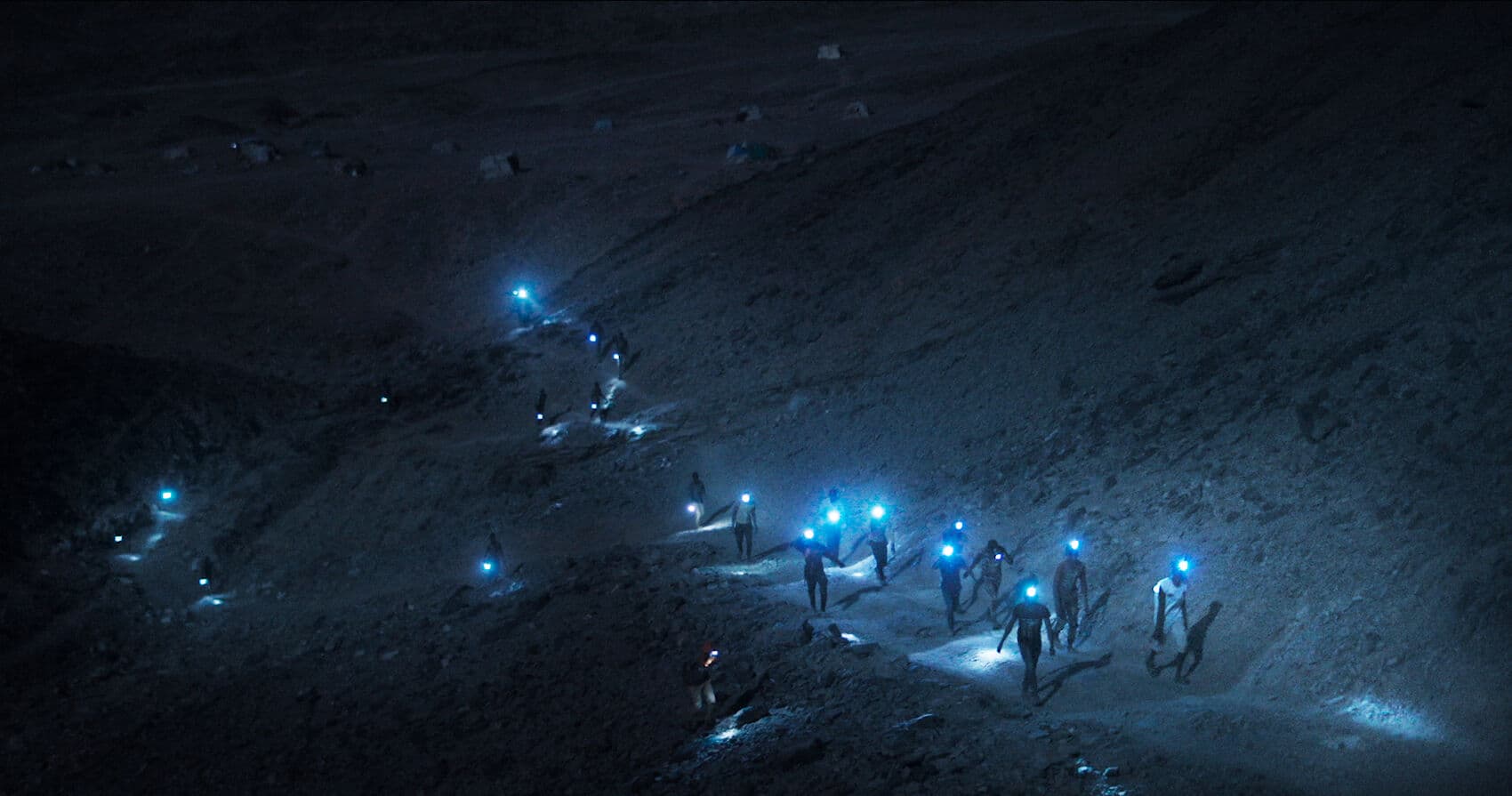 Frame from La montagne d'or film