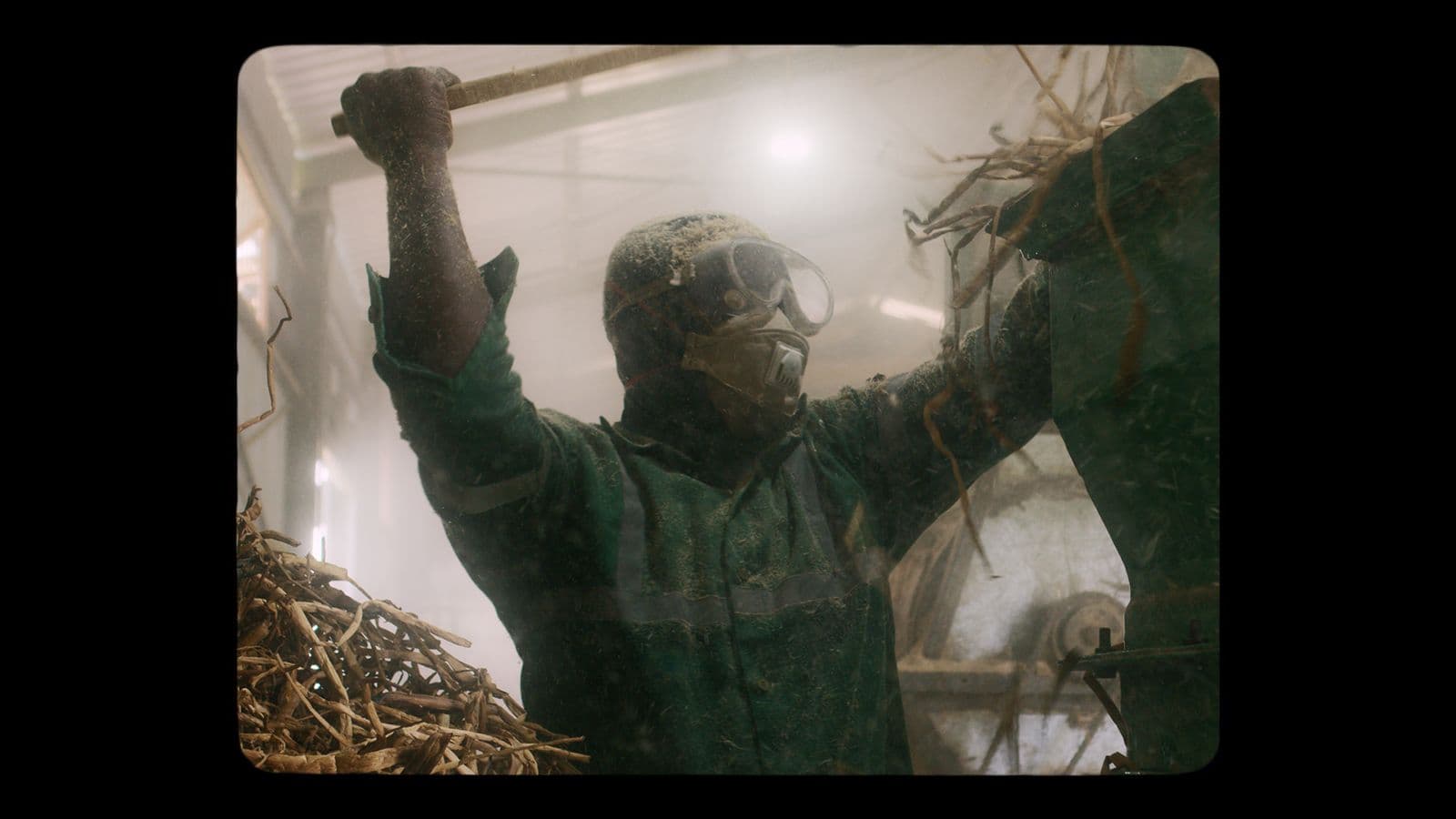 Frame from À QUI LE MONDE film