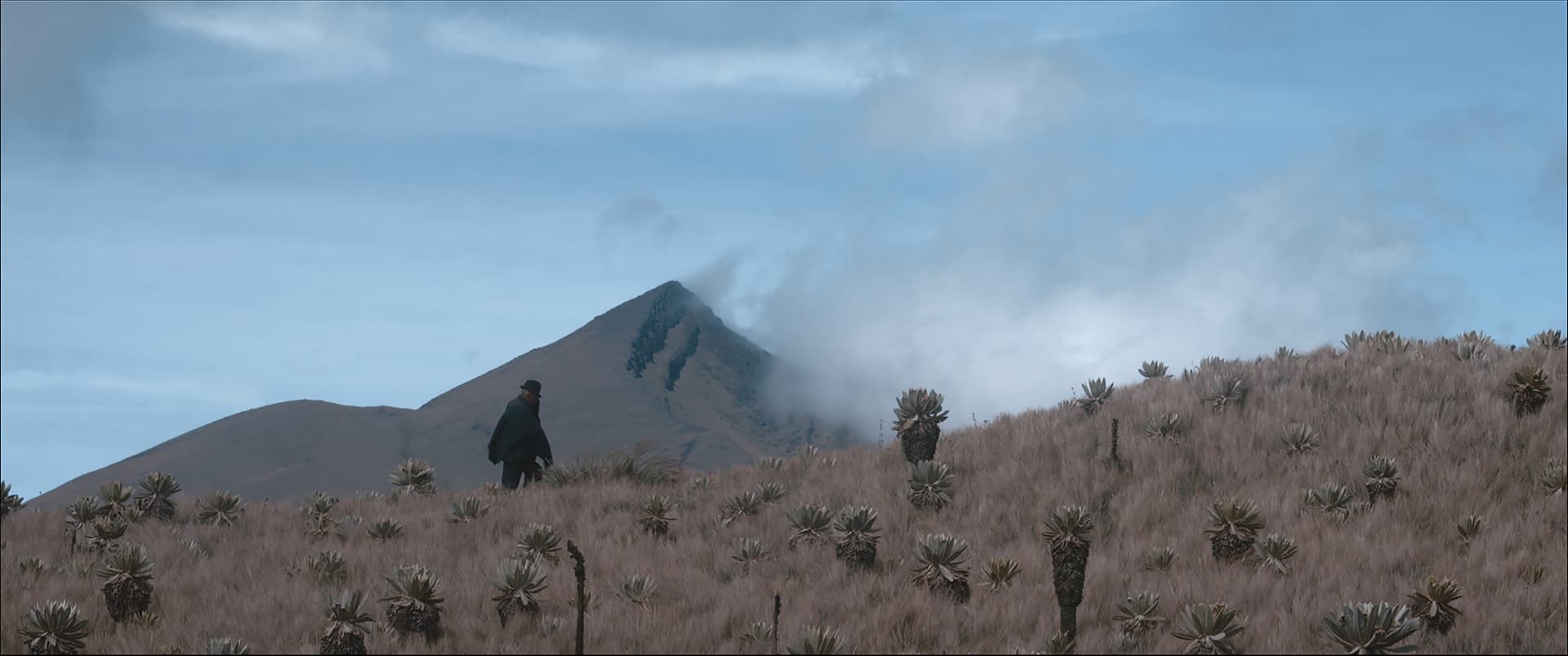 Frame from Como el agua, la piedra y la espuma film
