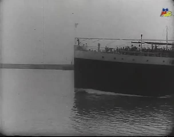 Frame from L'EMIGRANTE film