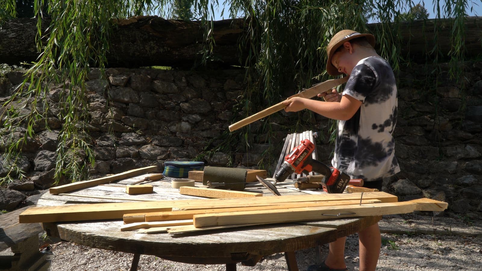 Frame from RENÉ VA ALLA GUERRA film