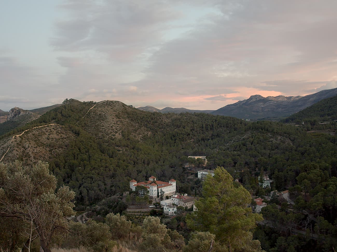 Frame from LA MURAILLE film